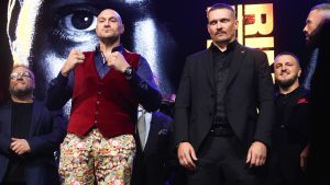 What Time Does the Tyson Fury vs. Oleksandr Usyk Fight Start Tonight?-1